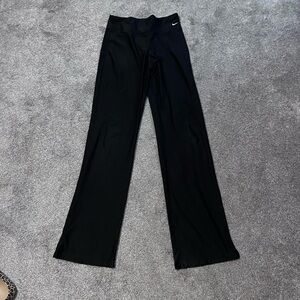 Small tall Nike flare leggings